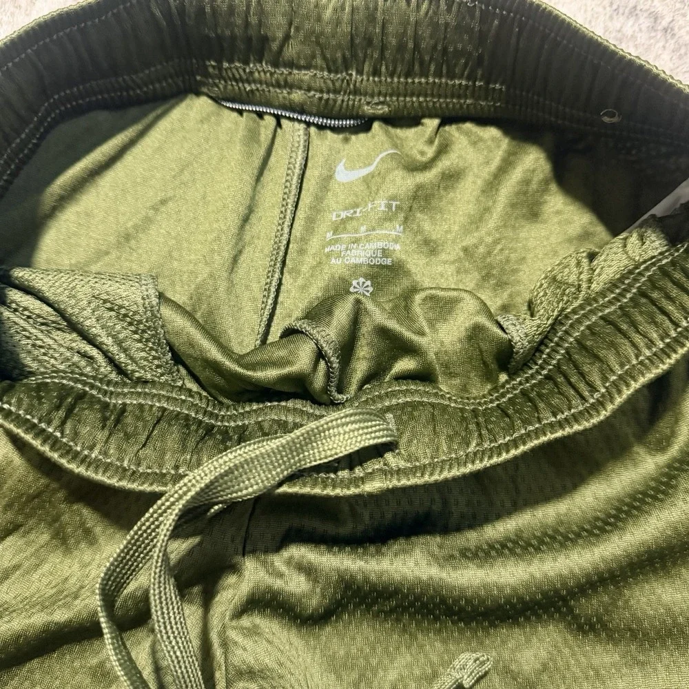 Nike Youth Shorts Green Size M Smoosh Logo -‎ Athletic Training Drawstrings